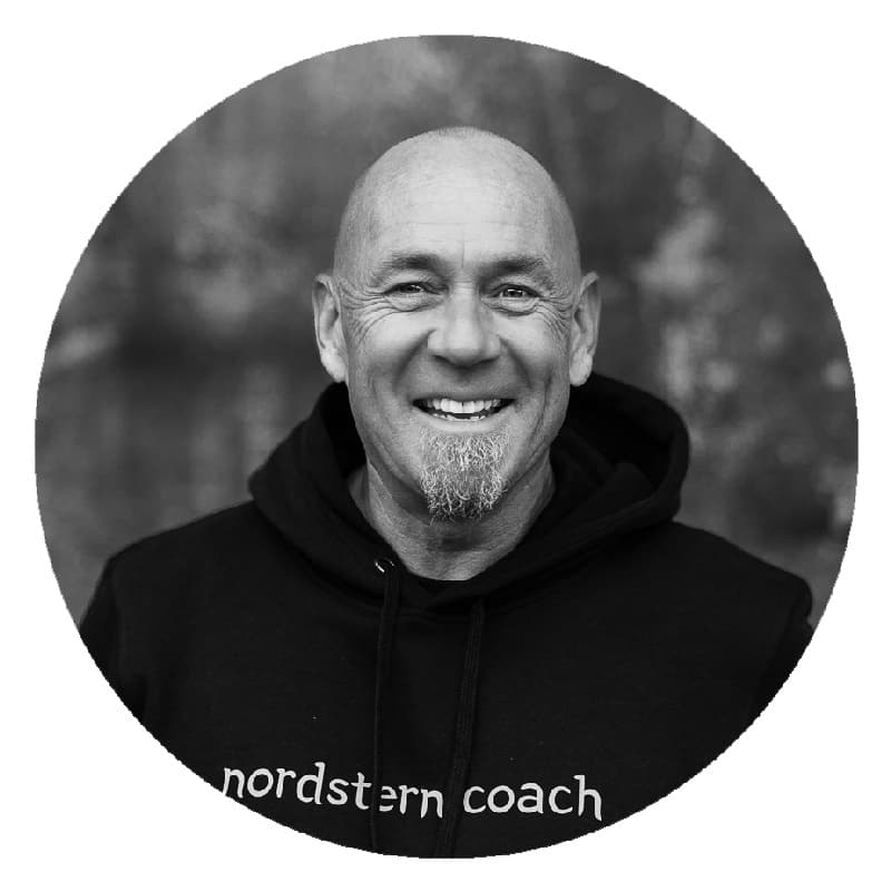 Marcel Kuhn, Mentor und Gründer, lächelnd im Porträt